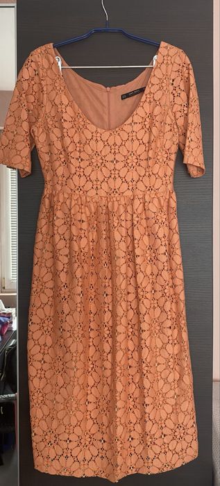 Zara рокля,на цветя или бяла
