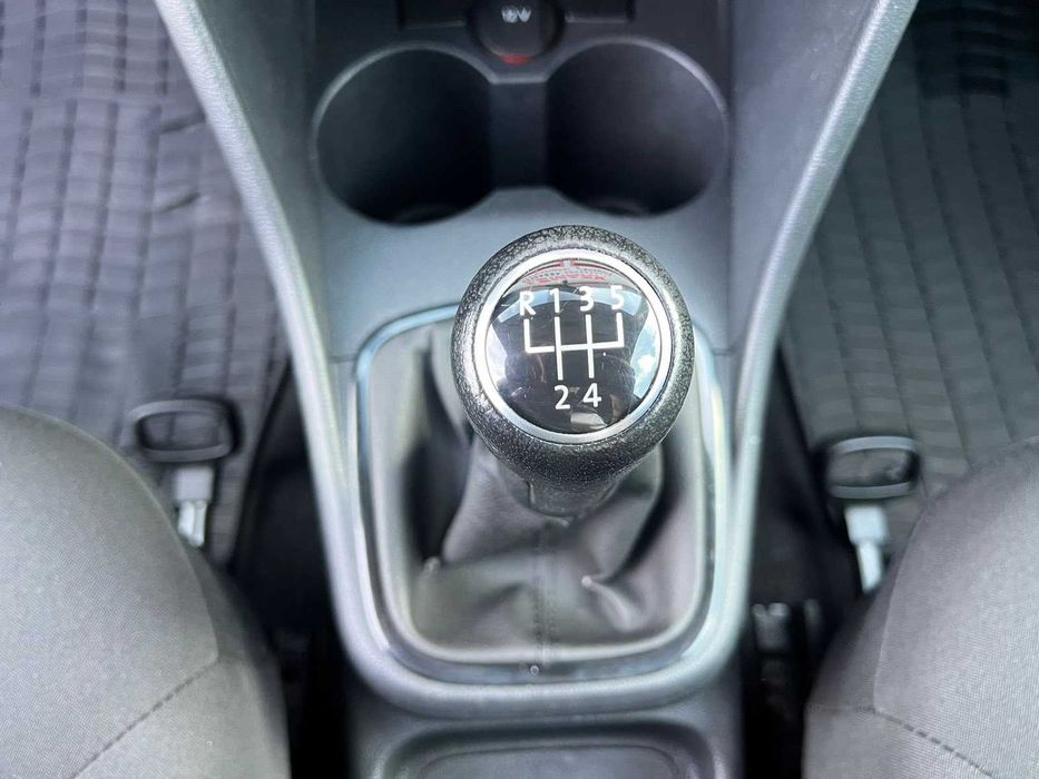 VW Polo 1.2I 2012 година