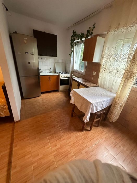 Închiriez garsonieră in Lapus