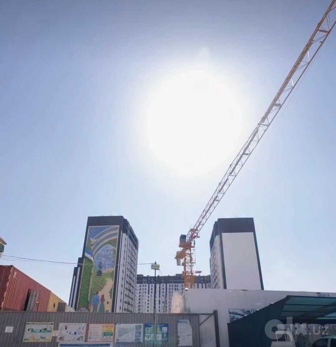 Uy sotiladi metro yaqinida 3 bekat sergili