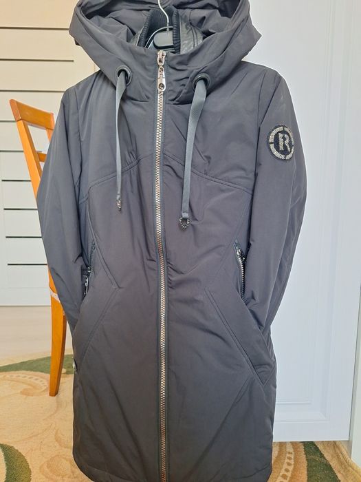 Продам весеннюю куртку