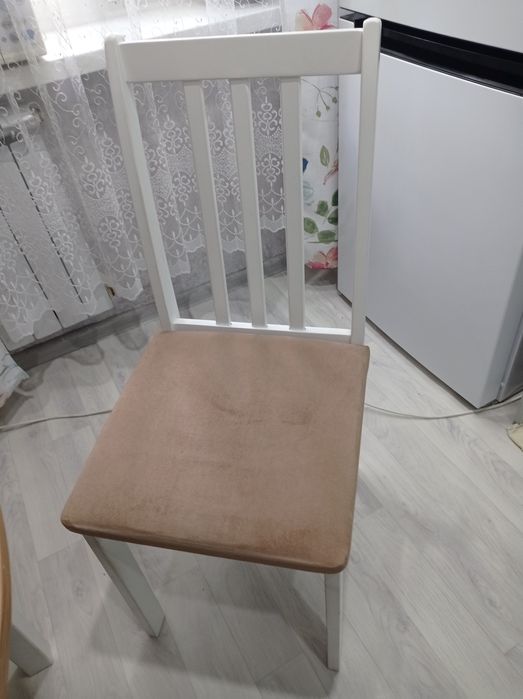Продам 4 стула состояние хорошее
