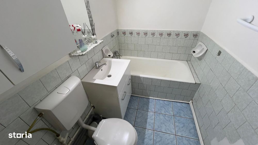 Garsoniera chirie zona Piata Petrosani