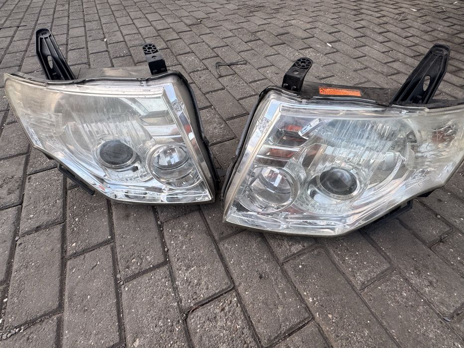 Nissan Pajero 4 фарове