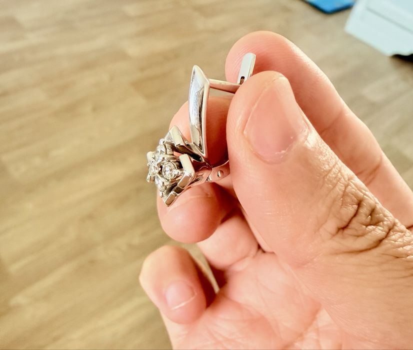 Золотое кольцо и серьги с бриллиантами