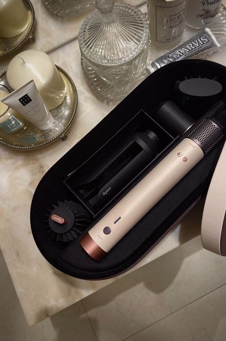 Dyson Airwrap Coanda 2x Sakura — салонная укладка у вас дома