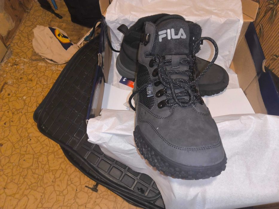 Обувки      Fila