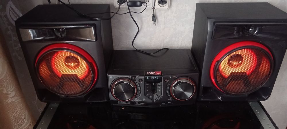 Музыкальный центр LG. 950вт