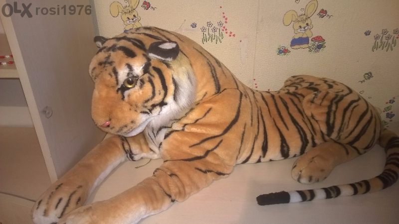 продава плюшени големи играчки