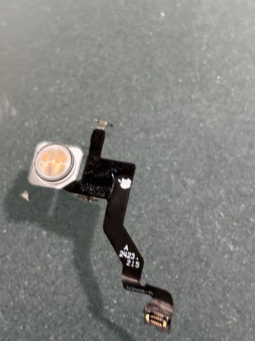 Части за iphone 13