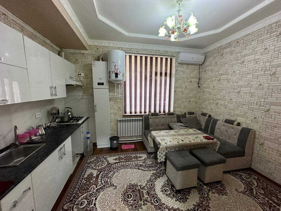 Срочно! Продаётся 4х комнатная квартира на первом этаже!