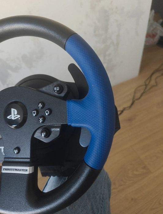 Volan thrustmaster t150