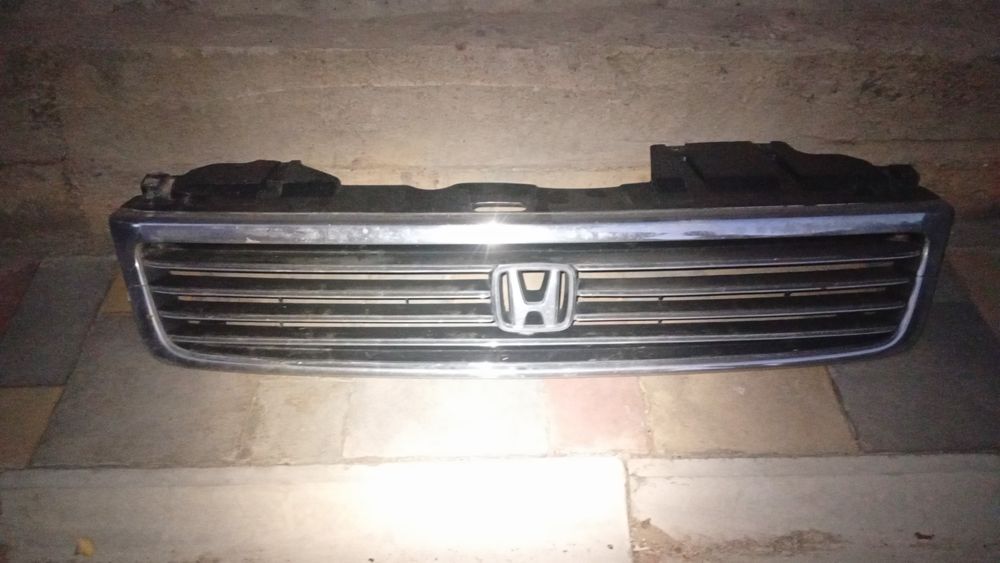 Решётка Honda Stepwgn