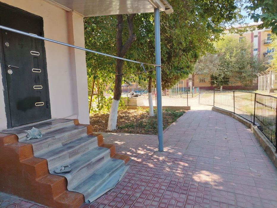 1 этаж 3 хонали уй сотилади