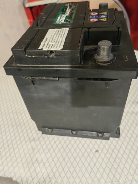 Продавам акумулатор 45Ач.