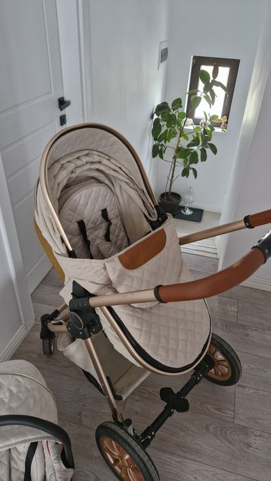 Vând cărucior 3 in 1  aproape nou