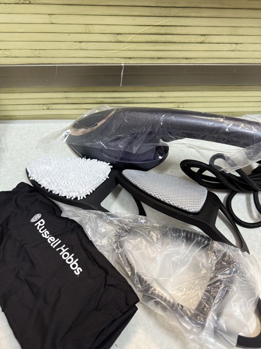 Уред за гладене с пара Russell Hobbs