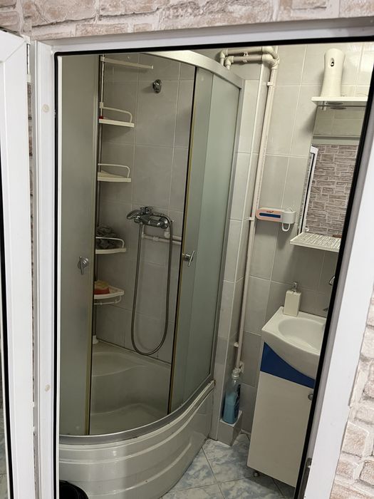 Inchiriez garsoniera