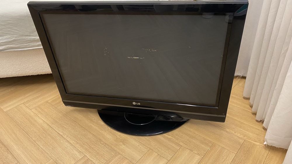 Продам телевизор LG