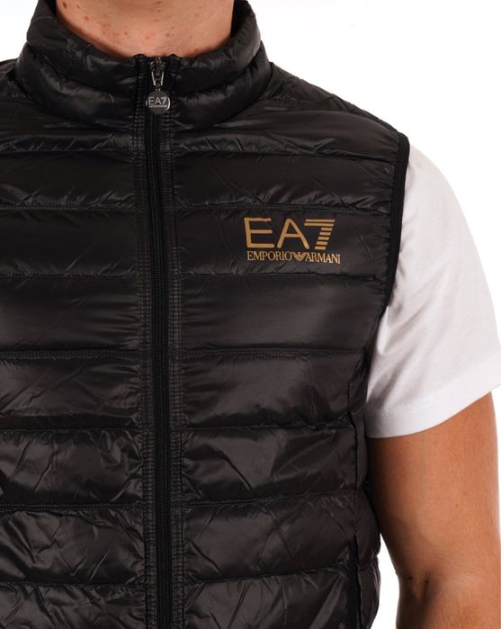 Vand Vesta Emporio Armani EA7 / Stare 100/100 NOUA / Marimea M