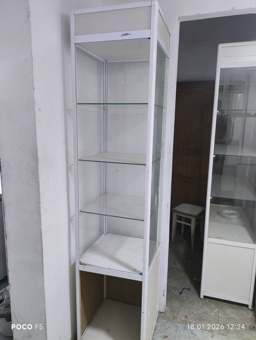 Шкаф стеклянный бу