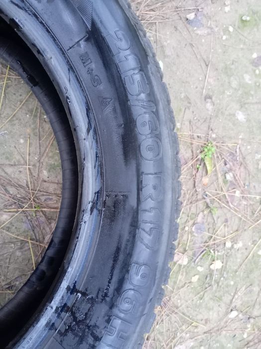 Vând anvelope iarna  4 bucăți dimensiuni 215/60R17
