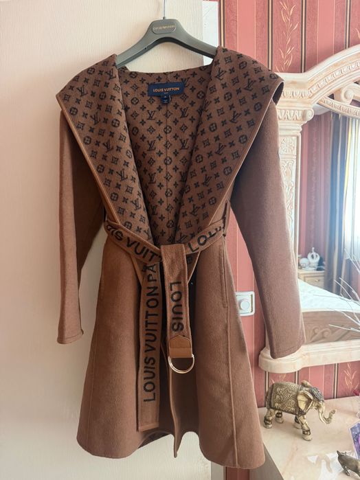 Палто Louis Vuitton