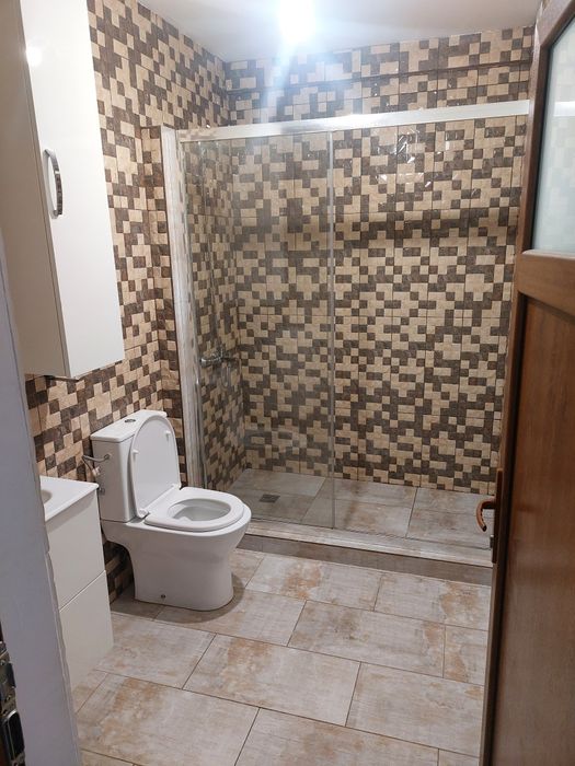 De inchiriat-Garsoniera + Apartament