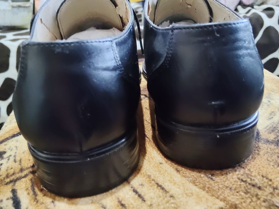 Vând pantofi mărimea 39