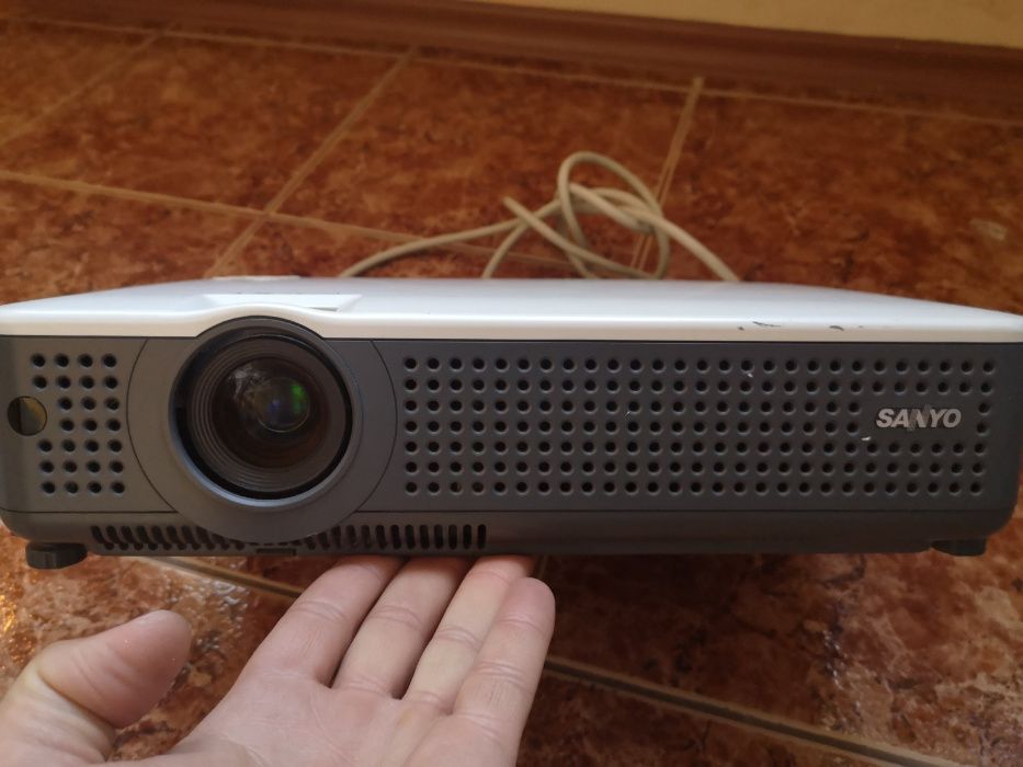 Проектор Sanyo PLC-XU78 - LCD