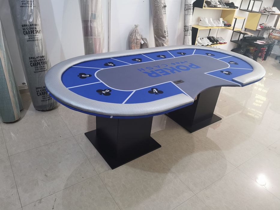 Vând Masa de poker
