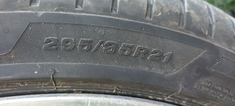 оригинал  21'  AMG  с  гуми