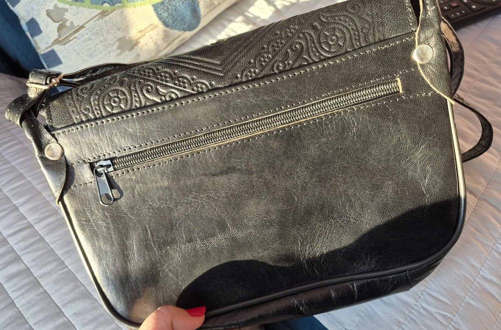 Дамска чанта от камилска кожа