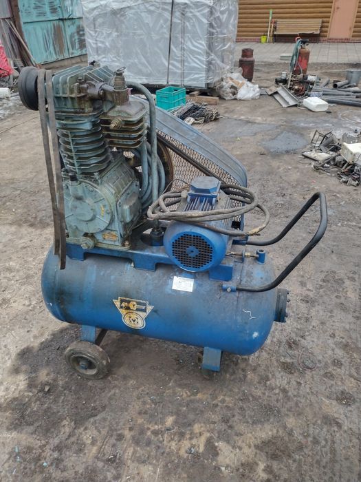 Продам компрессор бу
