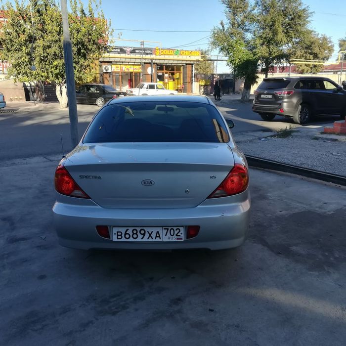 Автомобилт Киа спектра