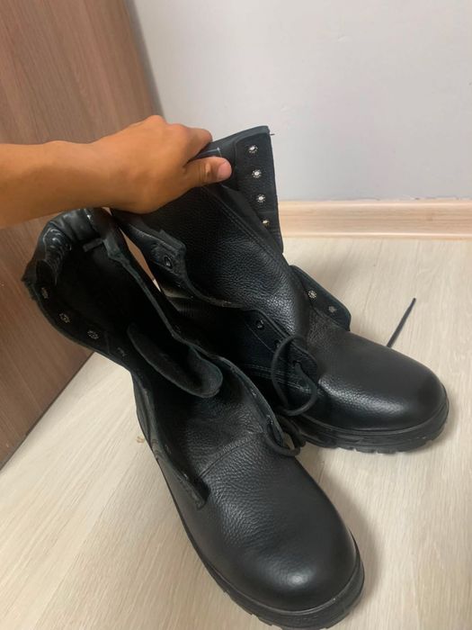 Продам новые берцы