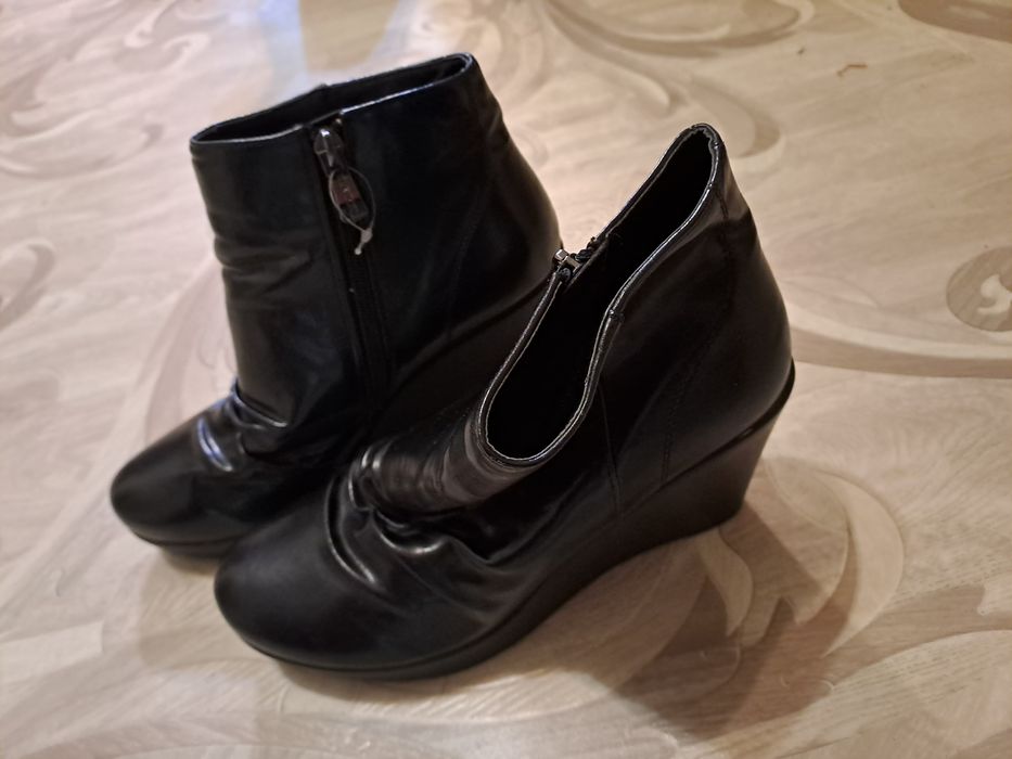 Женские полусапожки