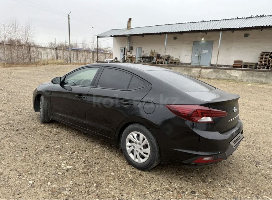 hyundai elantra 2019