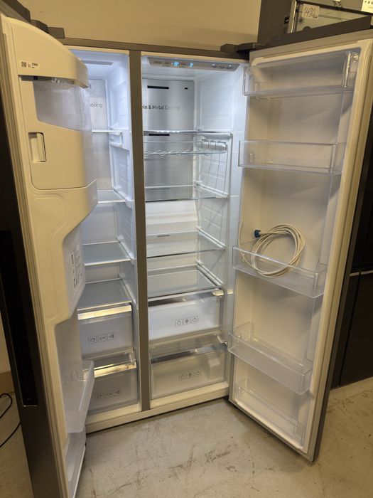 Frigider Side-by-Side Samsung RS68N8240S9