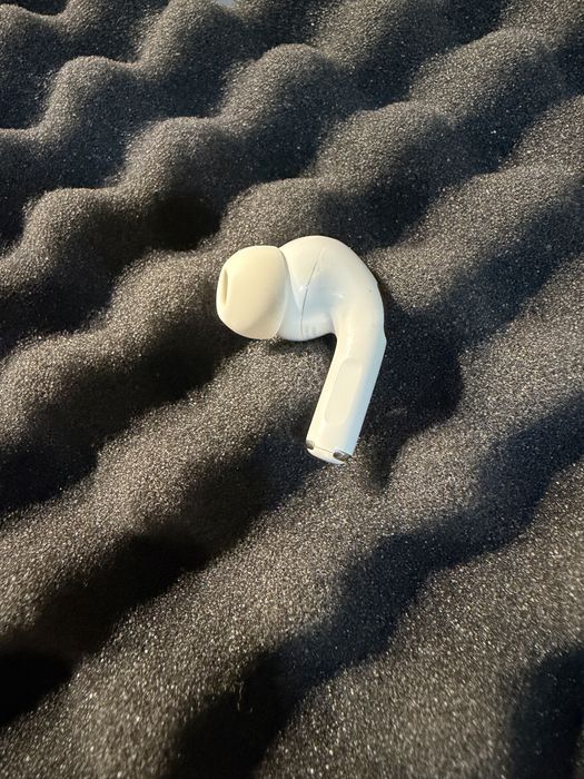 Airpods pro 2 левый лайтнинг