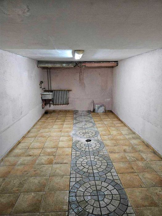 Дава се под наем Гараж / Паркомясто в София, Лозенец - 19 кв.м за 112.2 € - Снимка #1