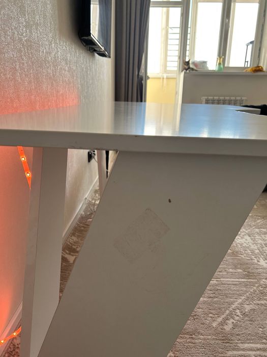 Компьютерный стол, белый