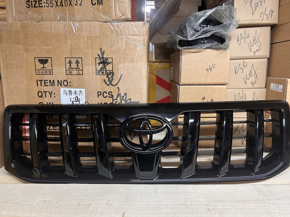 PRADO 120 Решетка черный с значком