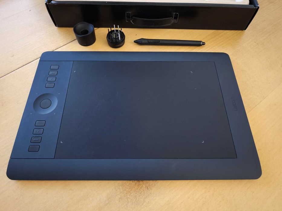 графичен таблет Wacom Intuos Pro M  /PTH-651-ENES/