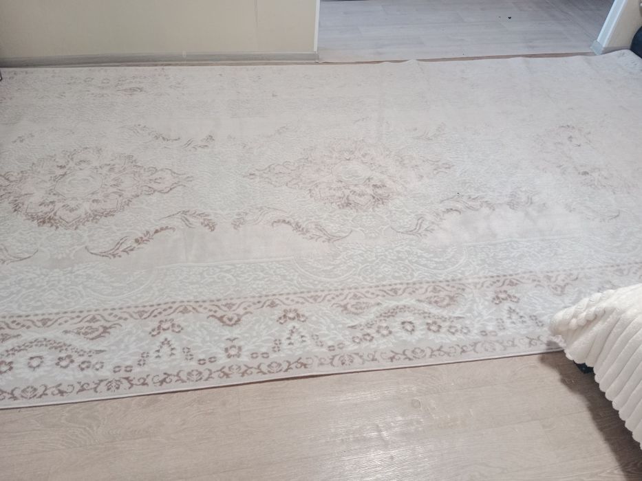 Продам ковер 2*4 Новый