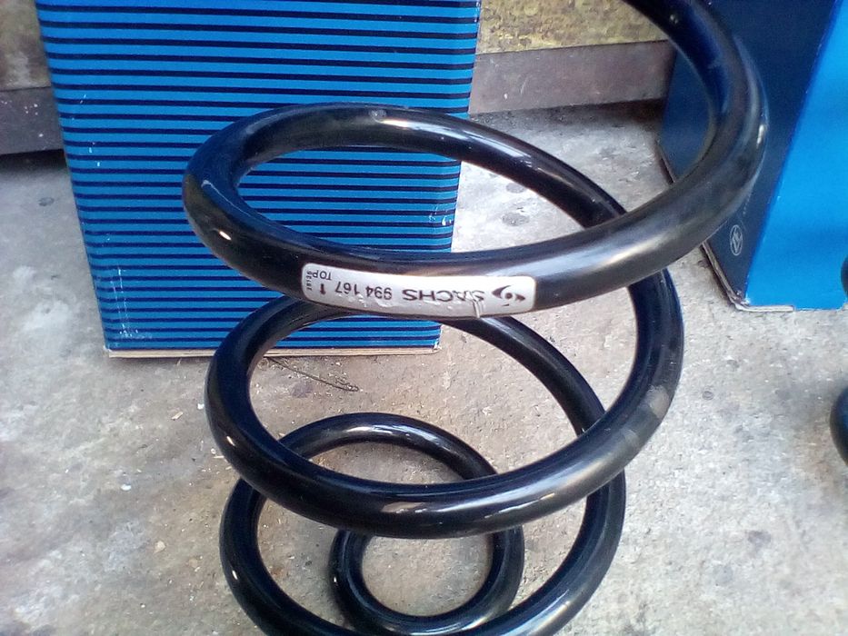 Продава задни пружини за Рено Модус