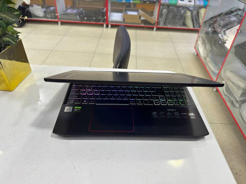 Acer nitro gaming IDEAL HOLAT i5-10300H DDR4 16/512 SSD