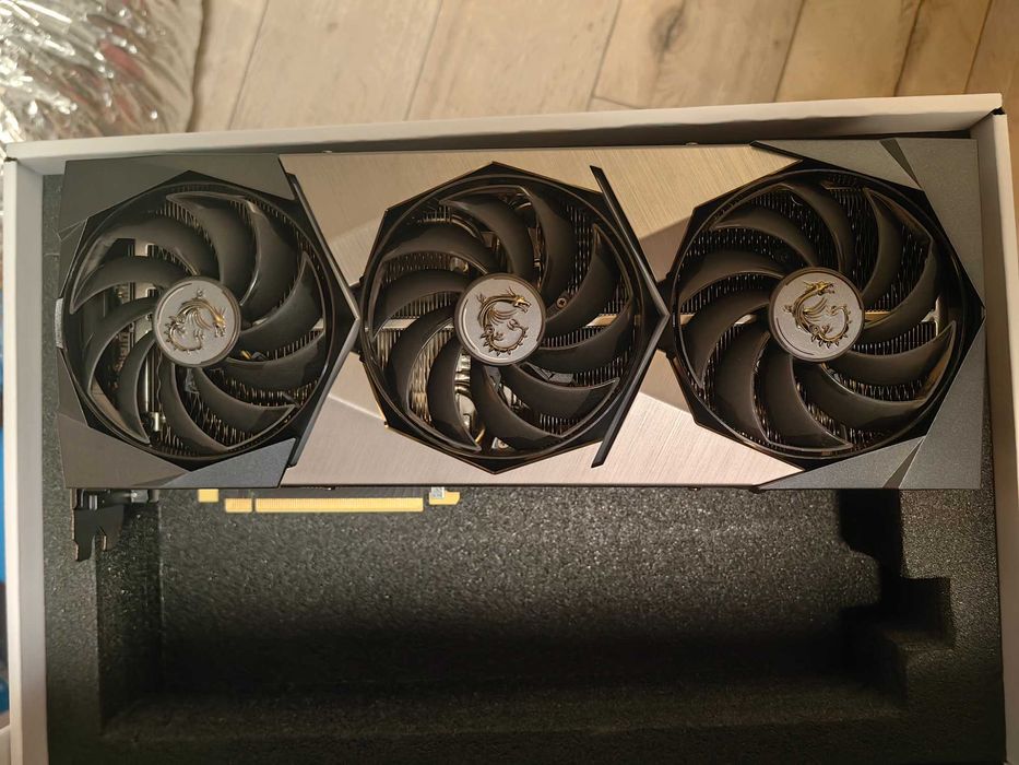 Msi RTX 3090  GAMING X TRIO supreme