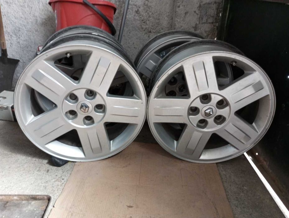 Продавам четири джанти 17-ки за Рено