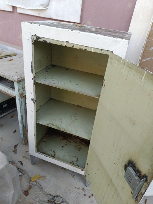 Сейф сотилади бакуват калин  енга 60 бойи 140